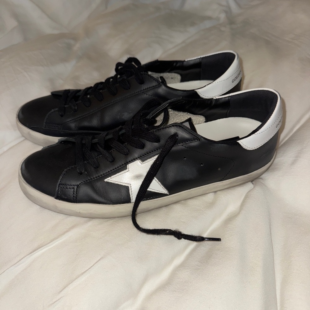 NEVER WORN - Men’s Golden Goose Super Star Sneakers - Black!